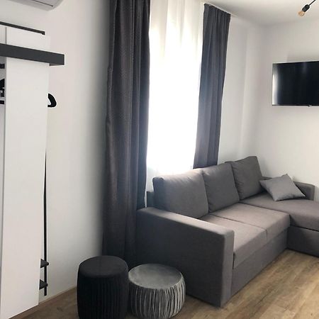 Apartmaji Meli Pu Izola Exterior photo
