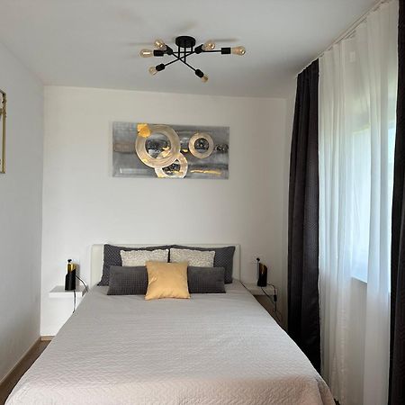 Apartmaji Meli Pu Izola Exterior photo