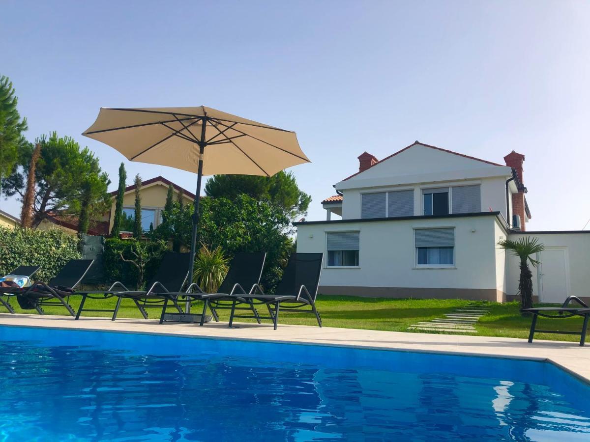 Apartmaji Meli Pu Izola Exterior photo