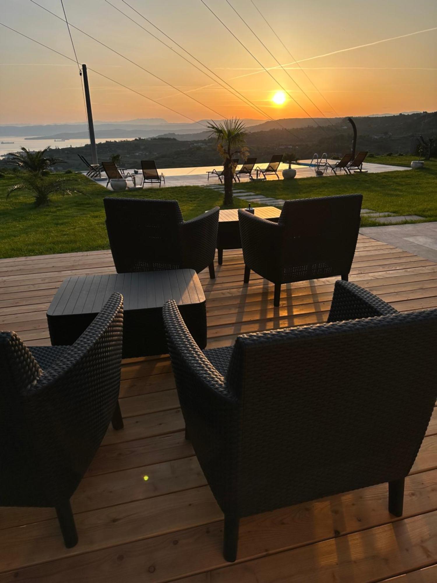Apartmaji Meli Pu Izola Exterior photo